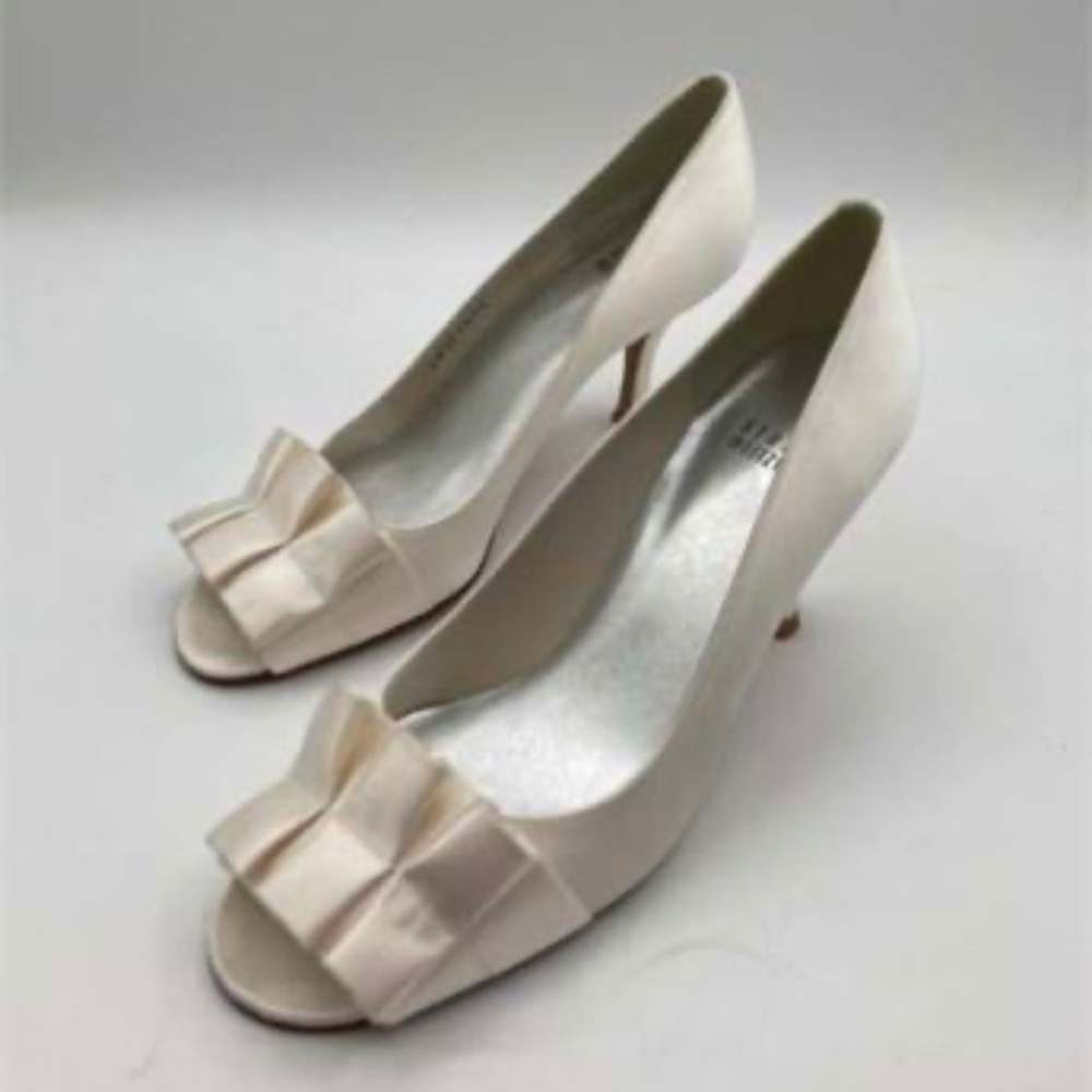 STUART WEITZMAN